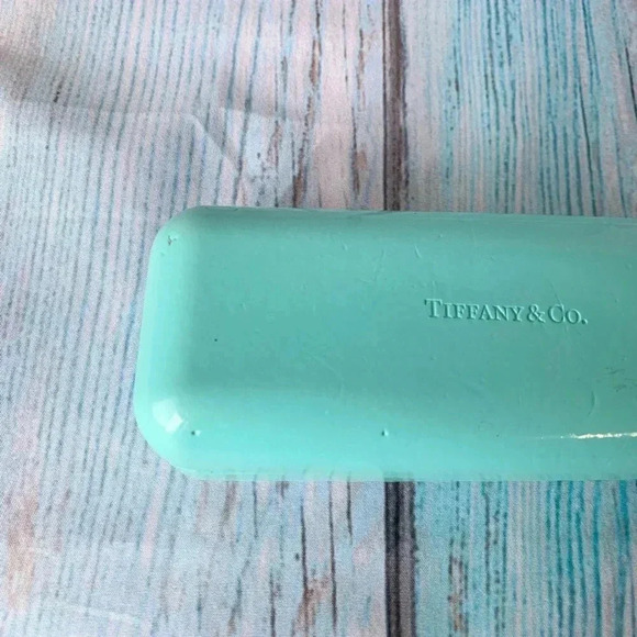 Tiffany and co glasses case ONLY - Picture 2 of 10